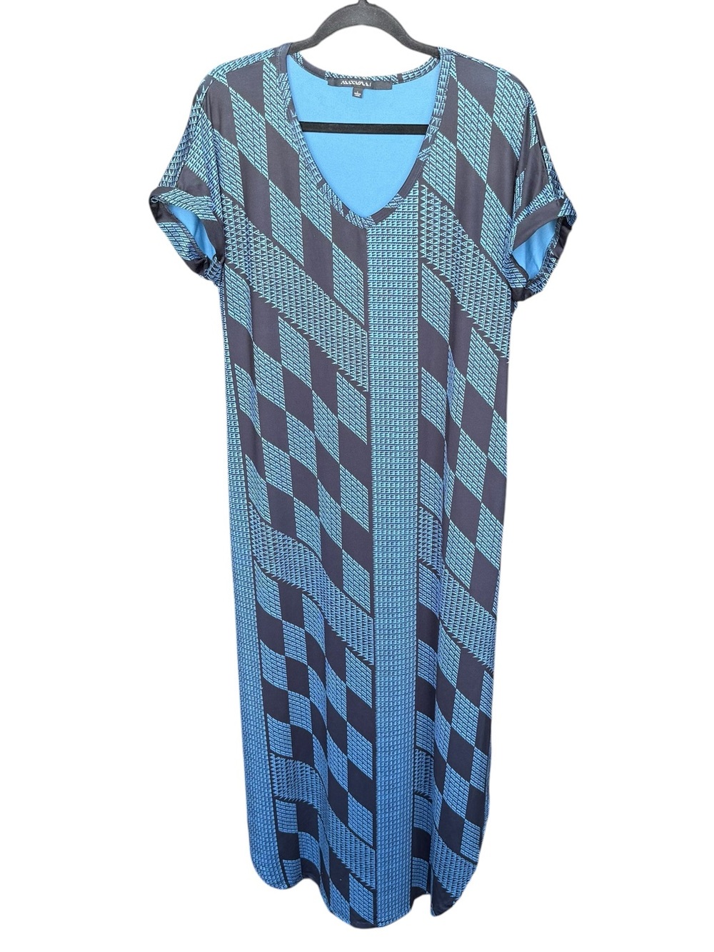 Manaola long dress with pockets polyester spandex size Large